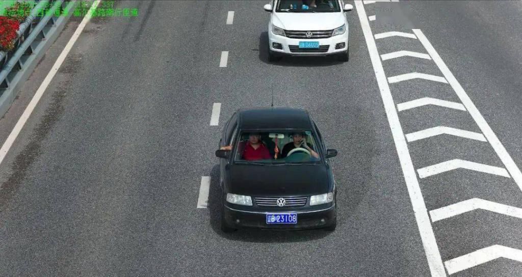 高清|高清曝光！司机行人都有！