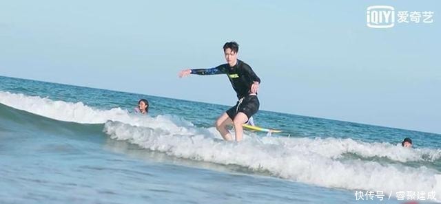 上热|王一博冲浪一次成功上热搜了?是怎么回事?