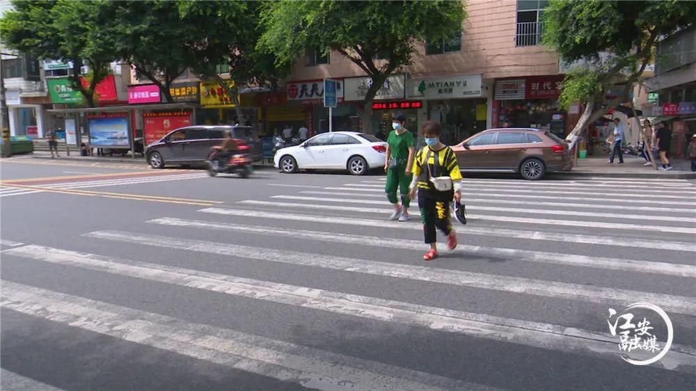 行人|礼让斑马线彰显城市形象