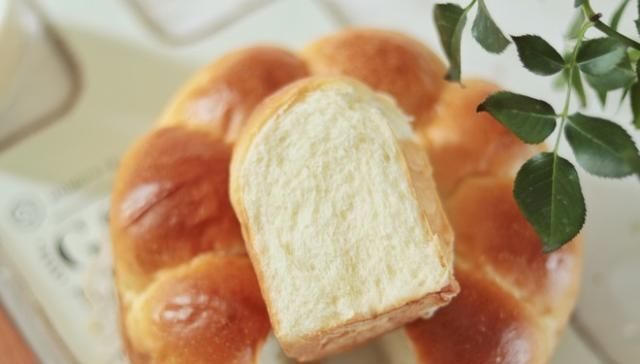 牛奶|松软香甜的牛奶面包,简单易做一学就会,轻松出手套膜