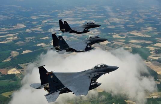  炸弹|我军苏30挂弹飞行10小时，美军曾飞行15小时，向目标发射多枚炸弹