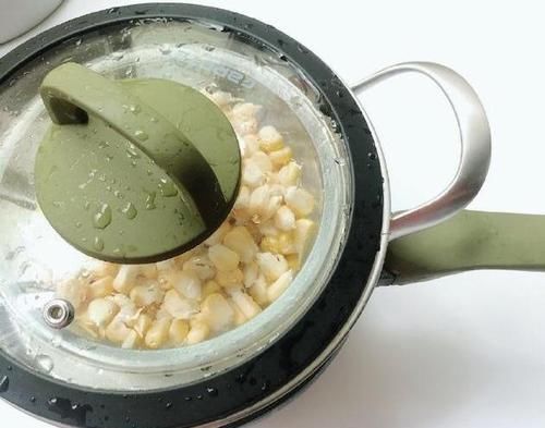 家小宝|烈日炎炎,宝宝不爱吃饭,口味清甜的玉米泥米糊,让宝宝吃不够