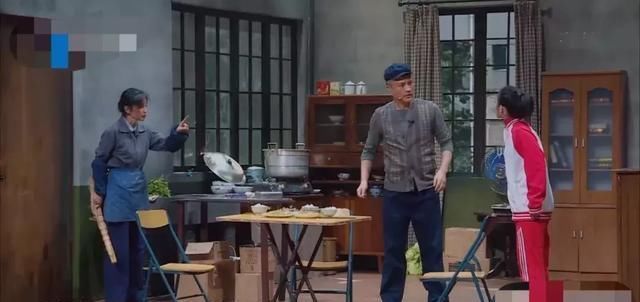 重男轻女|老人让女儿出钱给弟弟养孩子,被拒后大骂:生了女儿没有用!