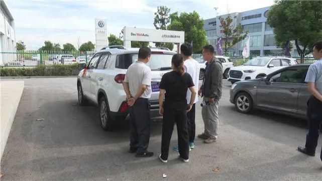  夫妻|宝应这对夫妻，新买的车居然......