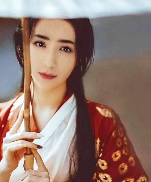  陆毅|当男星换上女装：陆毅张卫健不算什么，朱一龙才是真的惊艳！