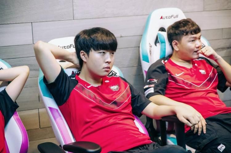  讲话|JDG昨日赛场返图：Yagao讲话时绝不可能是jpg模式