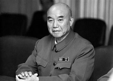 战友|他同级别的战友为元帅,资历和战功肩比大将,55年却被授予上将