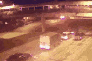 磨没|“你咋就看不见我”男孩被卷进车轮拖行数米后:两个腿的肉都磨没了...