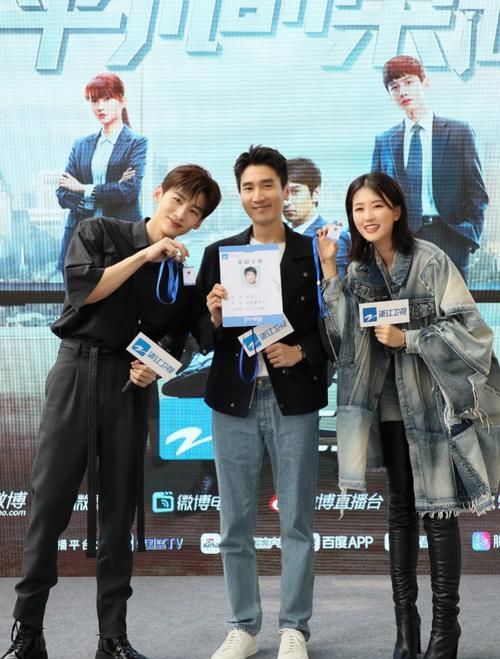  乔欣|《平凡的荣耀》将播，赵又廷白敬亭乔欣投身职场