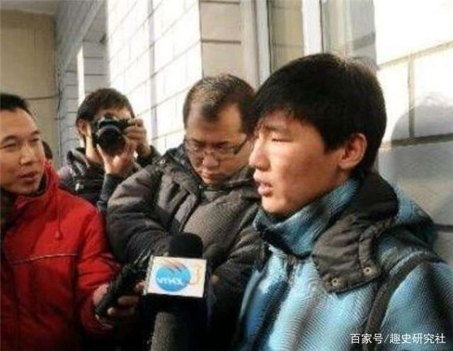 回到|“我爸是李刚”李启铭，重新回到社会，家人不认企业不要