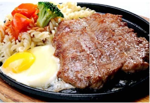 吃牛排|吃西餐的时候,服务员问牛排要几分熟,千万别答8分熟,不要乱答