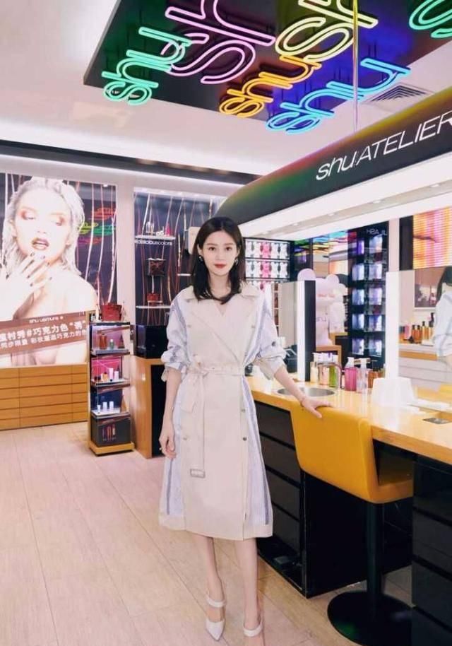  王媛|“纯妃”王媛可太有少女感了，看不出有34岁，网友：全靠妆容！