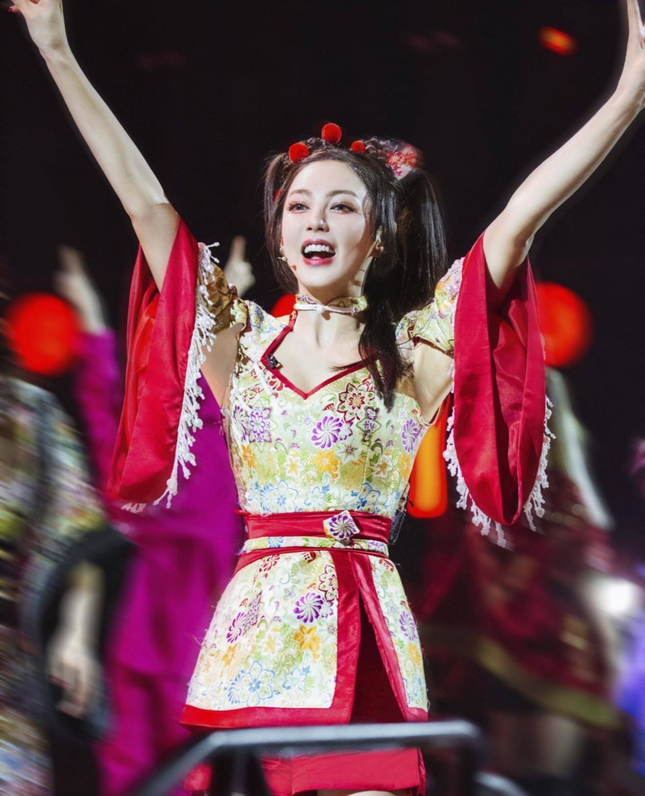  舞蹈|张雨绮组选最难的舞蹈，挑最贵的衣服，结果舞台质量就这？