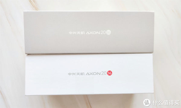  摄像头|换5G新手机，感受一下首款屏下摄像头的全面屏手机：中兴天机AXON 20 开箱和体验