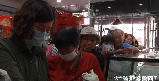 味道|销售火爆!排队一个多小时只为尝尝“老味道”