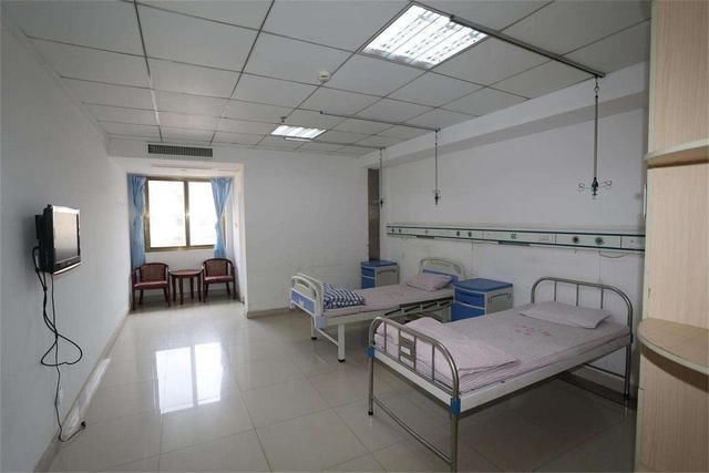 实情|朋友想借五千元，男子竟拿一万元，两年后患重病才说出奇葩实情