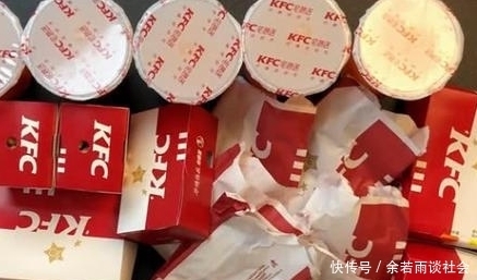 份全家桶|家长不在家,点了肯德基最贵的外卖,网友:这不是我认识的那个桶