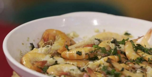 膏蟹|8月这些海鲜正当季!简单用蒜蓉蒸,只需3步,几分钟就能吃!