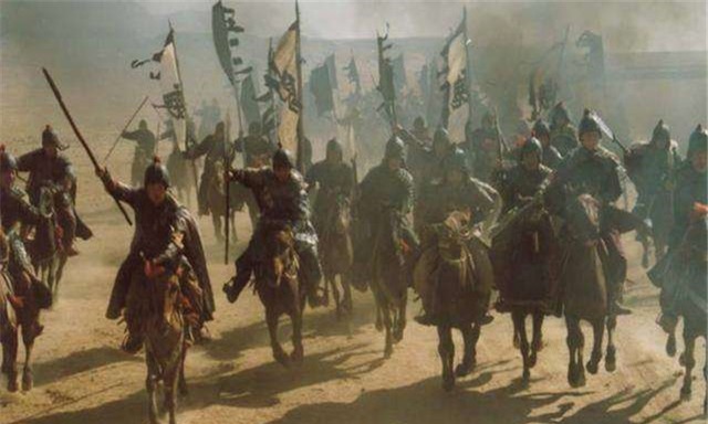 皇帝|功臣获赐免死金牌,他拿在手中思考良久,愤怒说道:你是逼我造反