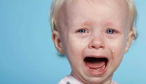 犯人|打人哭泣，面对孩子的“坏脾气”，教他“情绪管理”比打骂更有效