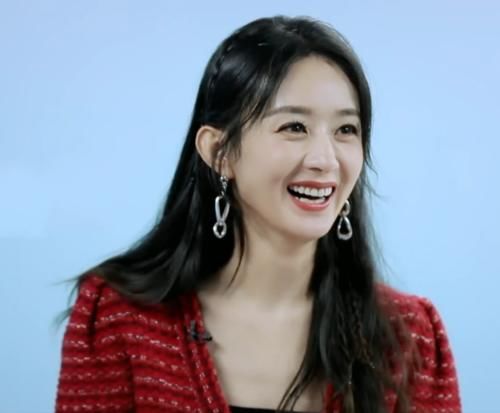 小心|王一博和赵丽颖吃螺蛳粉,谁注意丽颖坐下时的举动?太小心了