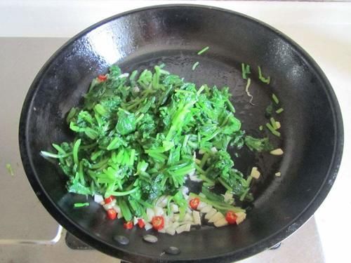 食材|这菜20年前拿去喂猪,如今争着吃,清爽可口,视力清晰了,肝脏健康