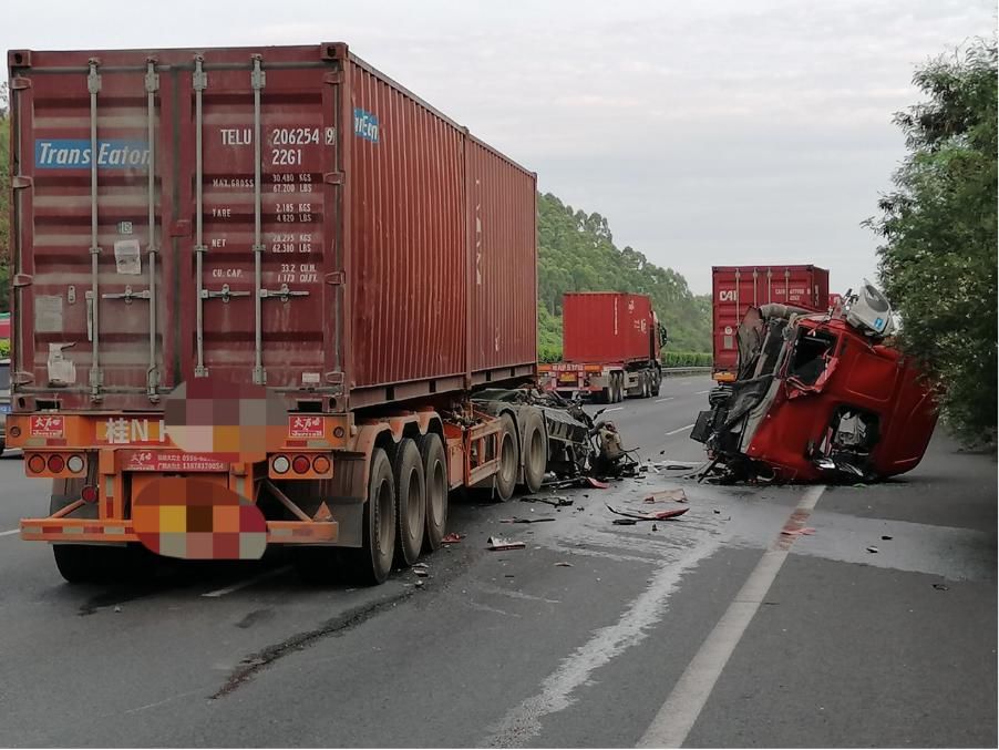  撞掉|大单！货车车头都被撞掉了，司机呢？