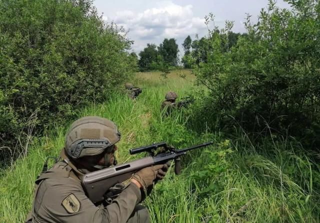  老当益壮|奥地利士兵训练，AUG步枪老当益壮，还能再战三十年