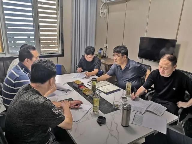 民警|为了21年前未破命案，4位民警再次联手：“怎么也得在退休前，把案子破了！”