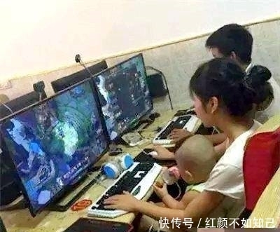笑话|搞笑图片幽默段子笑话：哈哈哈，从小就培养孩子玩游戏的天赋啦