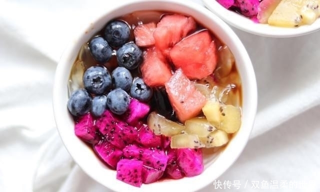  解暑|夏天解暑别再吃雪糕啦，1分钟教你做清新凉爽的水果冰粉