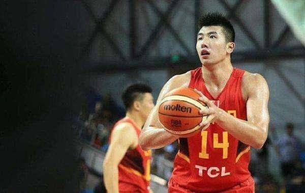  王治郅|他是王治郅最喜欢的球员，曾特意嘱咐阿联照顾他，如今又公开表扬