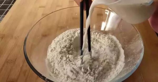 家人|1个紫薯,2碗面粉,一卷,一切,一捏,简单美味,家人都喜欢