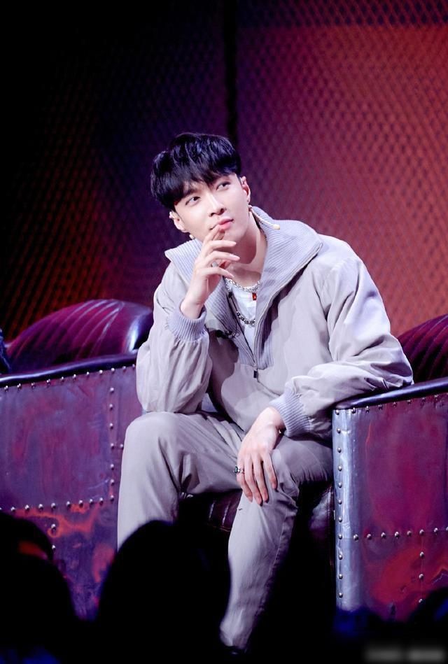  张艺兴|张艺兴饕餮舞台，看几次才能看懂，今年“四子”鹿晗才是最大赢家