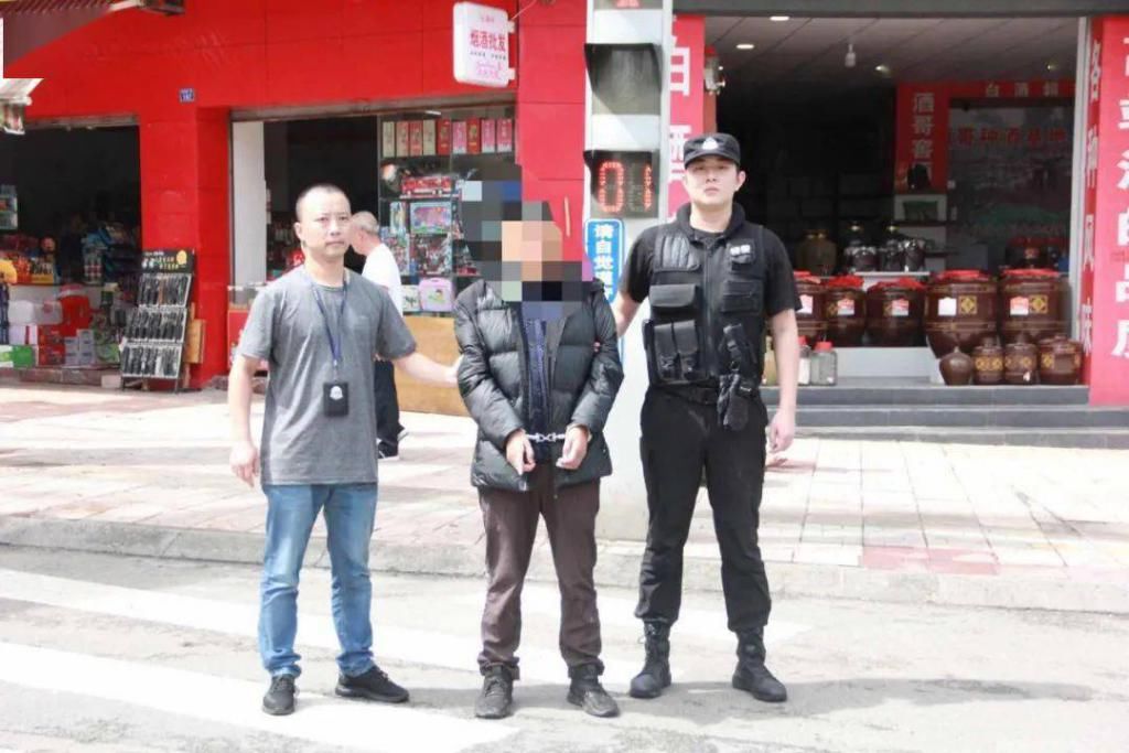 近日|眉山一“飞车”抢夺犯罪团伙被打掉，曾疯狂作案60多起，近日又作案6起