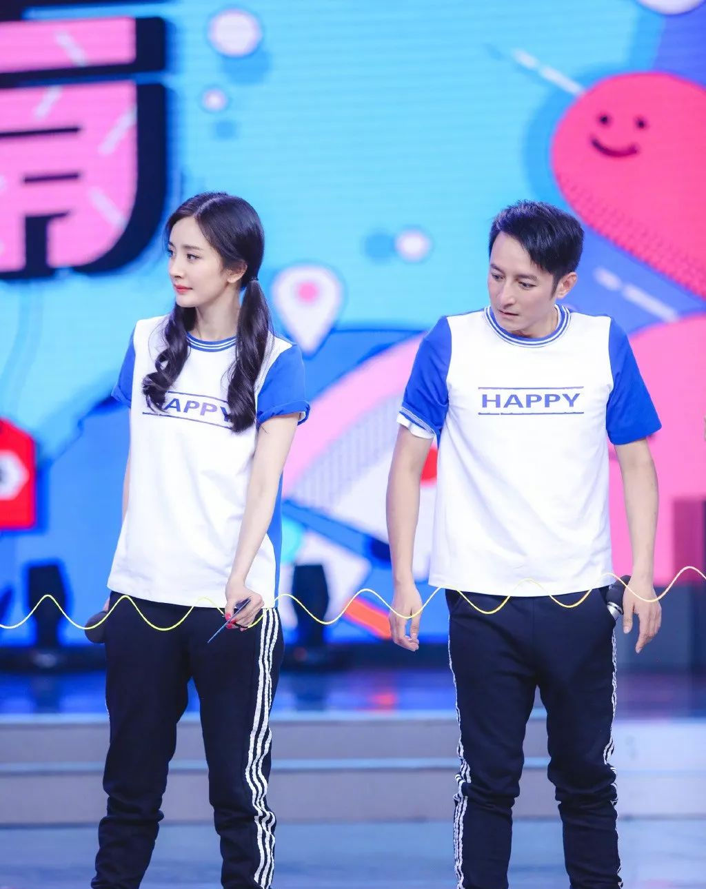 发型|辣妈变少女的发型，首选双马尾，杨幂郑爽都换上了，让你美过初恋