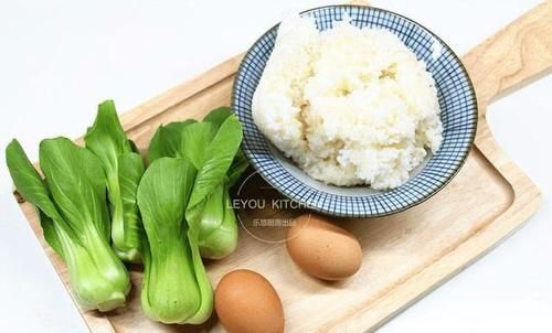  清清爽爽|10分钟炒饭，调味只要1勺盐，清清爽爽，夏天吃正好