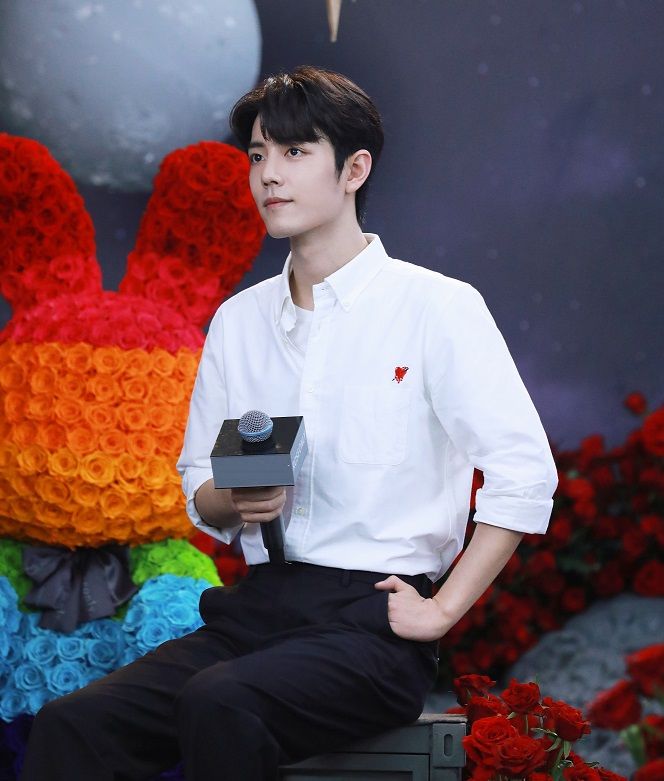  未在|翻盘无望？央视中秋晚会阵容官宣，昔日顶流肖战未在列