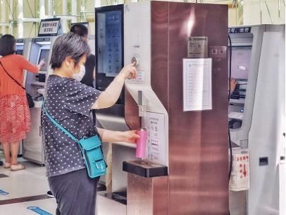 水平|就近做核酸、AI测温，上海大医院门急诊恢复到往日水平，新举措拉好“防疫线”