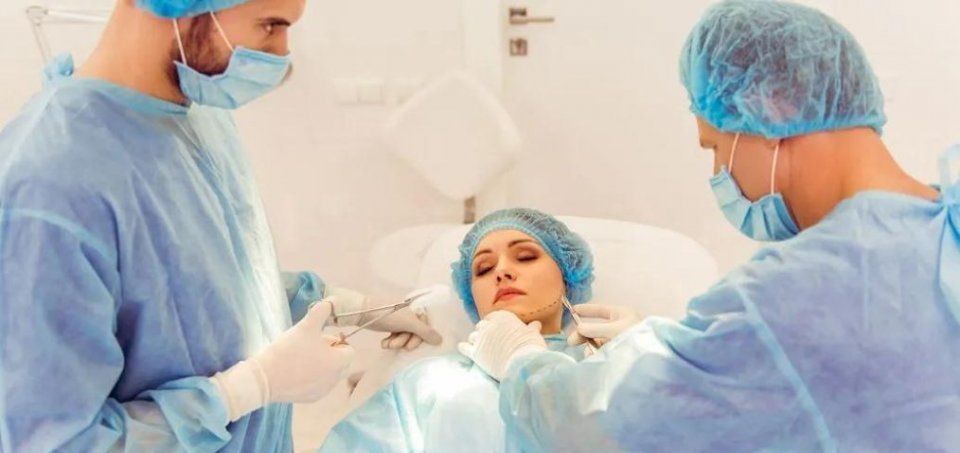  割双眼皮|景甜双眼皮埋线失败，你还在随便选择医美医院吗？丨科普篇