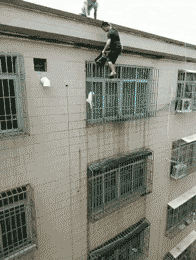 GIF|搞笑GIF:这家店藏这么深