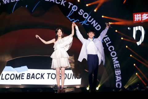  蔡徐坤|《青春芒果夜》朱一龙黄晓明蔡徐坤点燃青春，姐姐们舞台燃炸全场