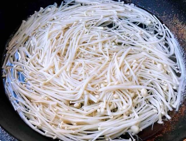  胡萝卜|夏季，宁可少吃猪肉，也要多吃这菜，营养又美味，全家人都爱吃