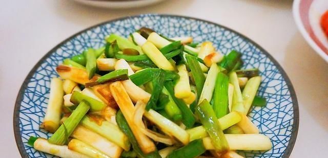 不多|一家三口的晚餐, 花钱不多吃得香, 有菜肉有营养, 孩子多吃一碗饭