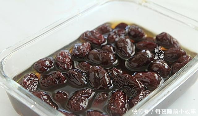 红枣|红枣别再煮汤了,用它泡一泡,清香甘醇又驱寒,吃一次就忘不了