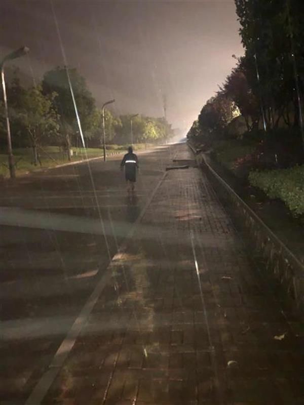 长江二桥|51岁巡堤员每天深夜堤上排险，“越是深夜越要保持头脑清醒”