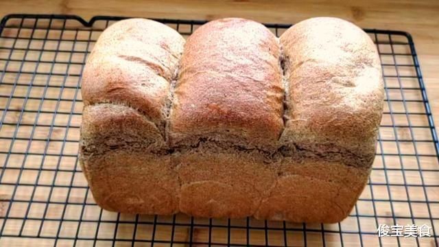 吐司|真正的【全麦吐司】,完全不用加面粉,也能做到松软无比
