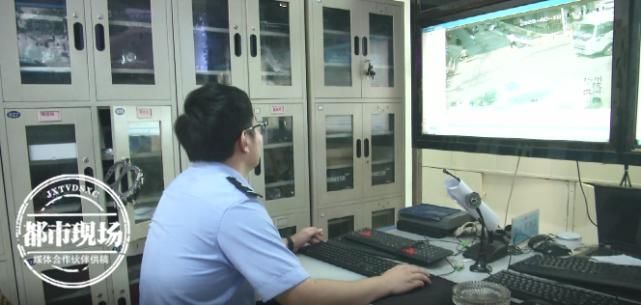 井盖|情侣欠债还不上 竟偷盗下水道井盖 警方：涉嫌危害公共安全！