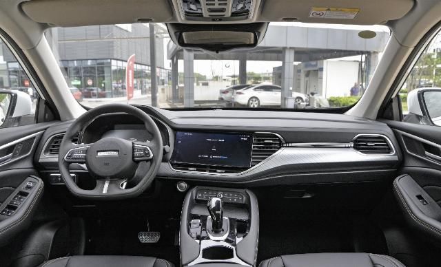 现款车型|2021款哈弗F7/F7x场地驾控体验,动力、智力全展现