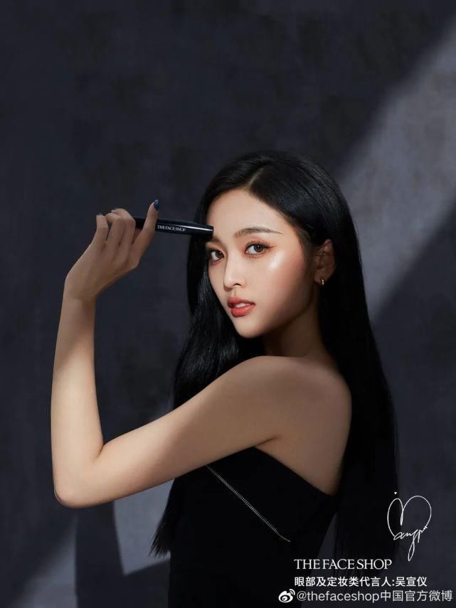 小红书＂,＂fkws＂:＂青年|你的秋冬彩妆新！品！指！南！从平价到贵妇，看这篇就够